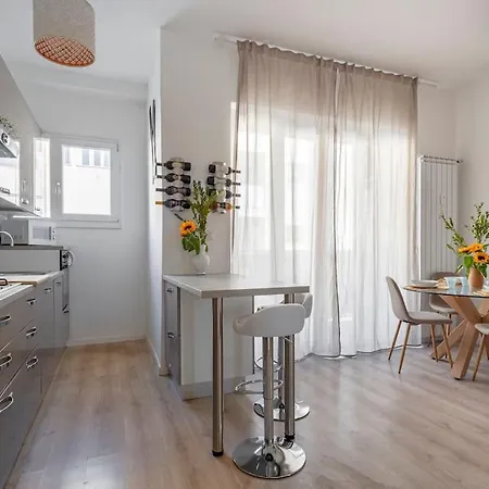Cozy Appartament 1 Min From New Mm4 Argonne Apartment