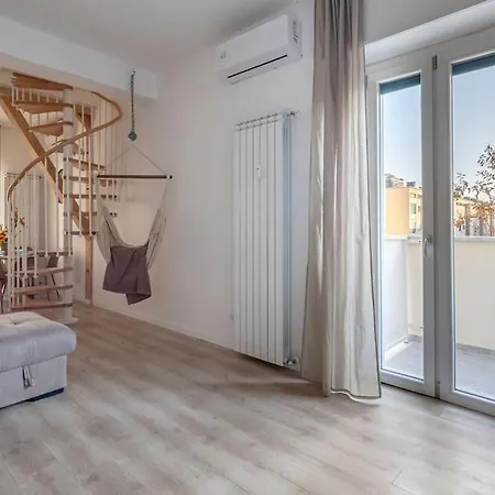 Cozy 1 Min From New Mm4 Argonne Apartmán Milán